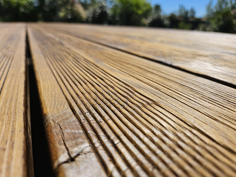 parquet de terrasse nettoyé, dégrisé et protégé par Clean Terrasse